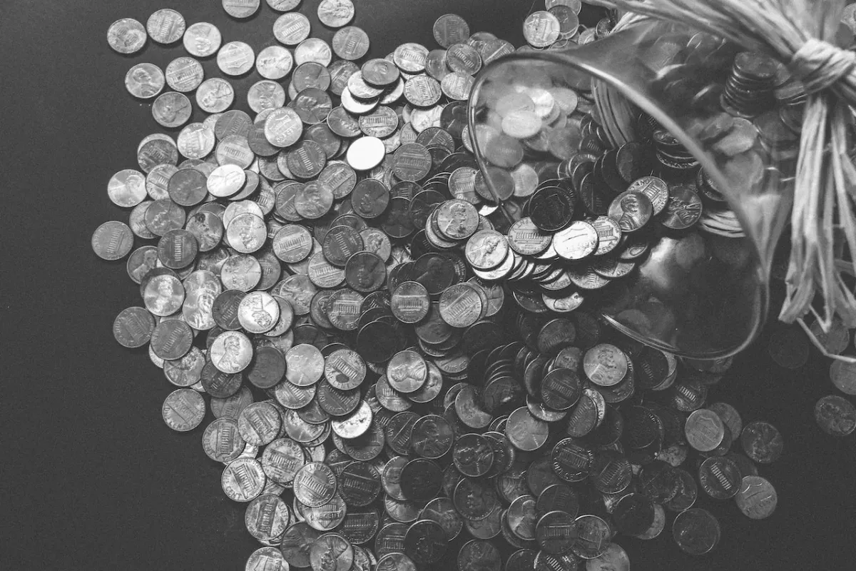 Gdzie można wymienić grosze? Sposoby na pozbycie się bilonu