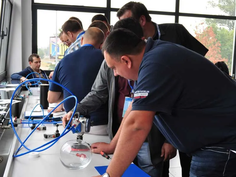 Szkolenia techniczne dla pracowników: Dlaczego warto?